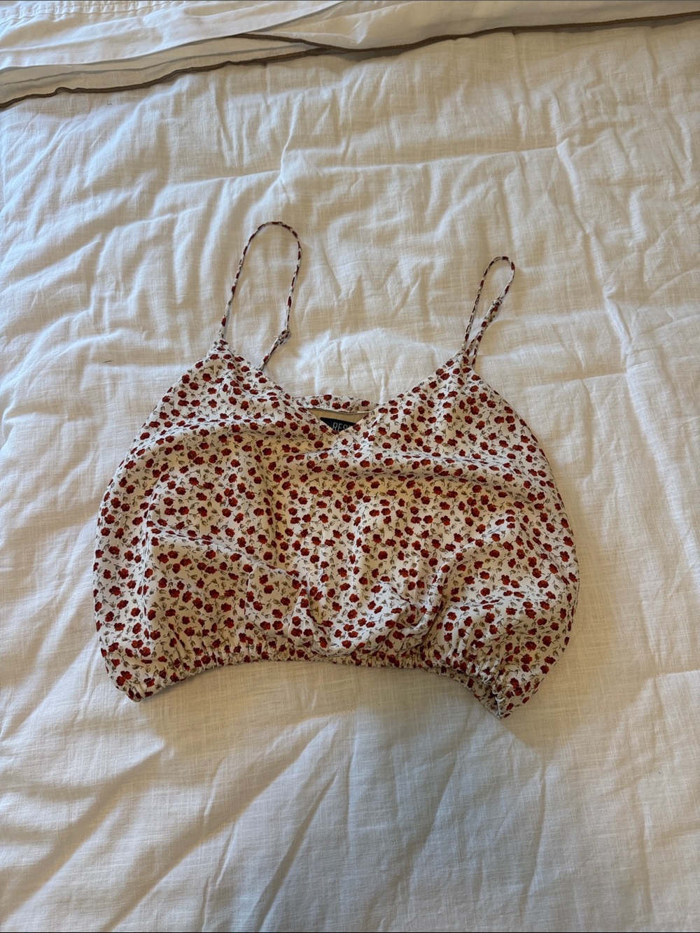 Floral Spaghetti-Strap Cropped Tank Top - White with Red Floral